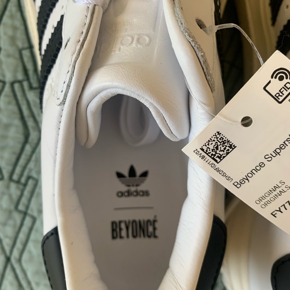 Adidas Beyoncé Limited Edition Tennis Shoes - Picture 2 of 4